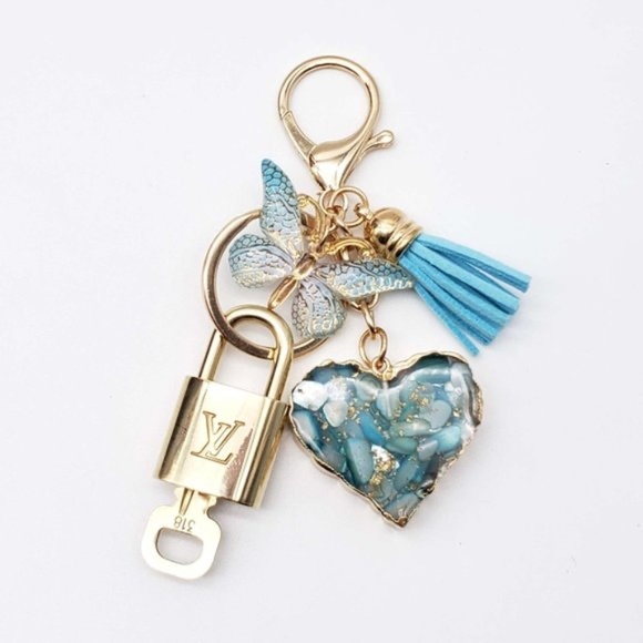 100% Auth Louis Vuitton Lock & Key with unbranded Bagcharm, Keycharm, Keychain - Picture 1 of 6
